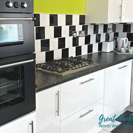 Great Sankey Serviced Accommodation Уорингтън Екстериор снимка