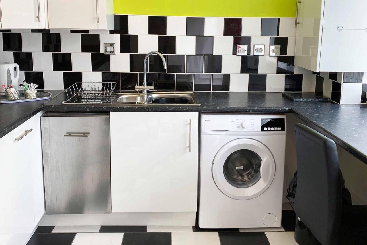 Great Sankey Serviced Accommodation Уорингтън Екстериор снимка