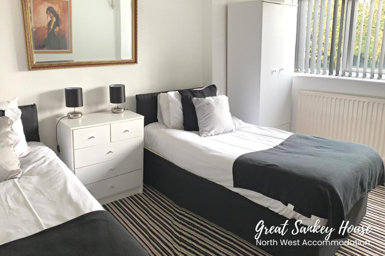 Great Sankey Serviced Accommodation Уорингтън Екстериор снимка