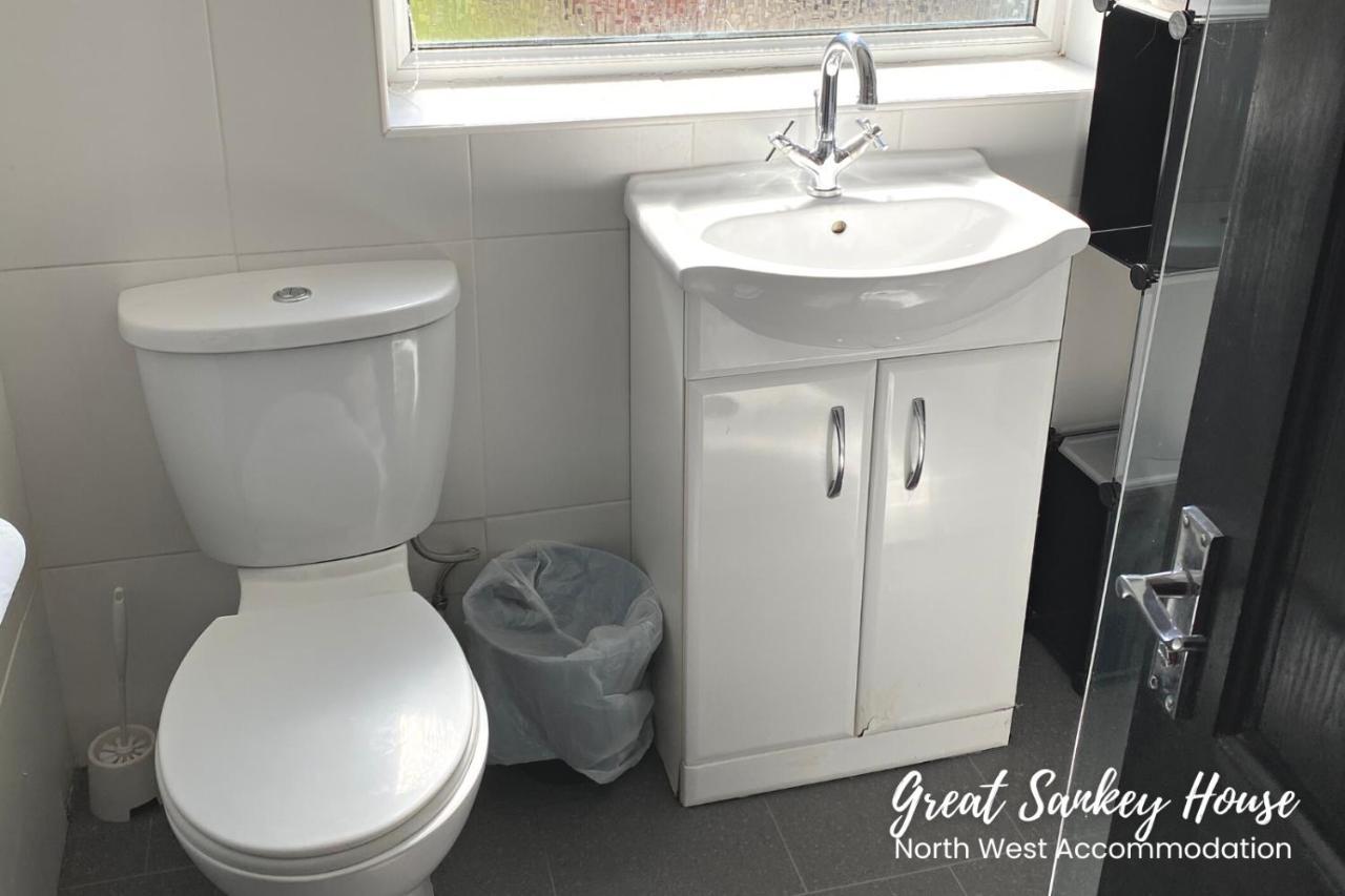 Great Sankey Serviced Accommodation Уорингтън Екстериор снимка
